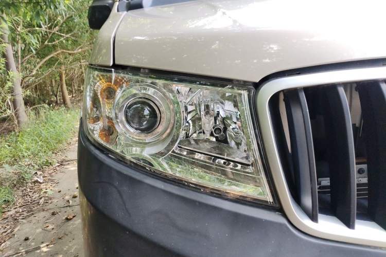 Used Jinbei Hiace X30 2020 1.5L Van Super-Enjoyment Model China VI Standard SWC15M Right Front Headlight