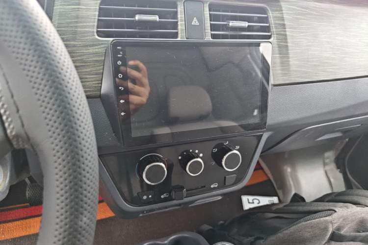 Used Jinbei Hiace X30 2020 1.5L Van Super-Enjoyment Model China VI Standard SWC15M Audio And AC Panel