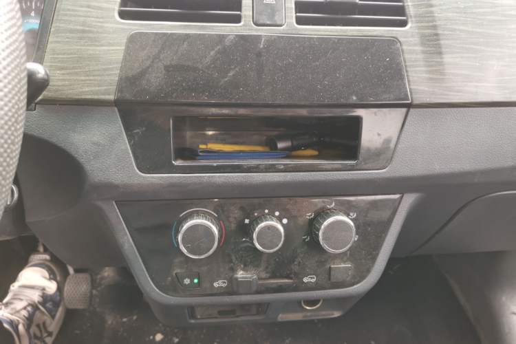 Used Jinbei Hiace X30 2020 1.5L Super-Comfortable Version China VI Standard SWC15M Audio And AC Panel