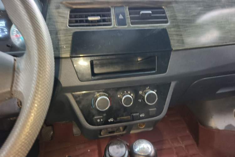 Used Jinbei Hiace X30 2020 1.5L Super-Comfortable Version China VI Standard SWC15M Audio And AC Panel