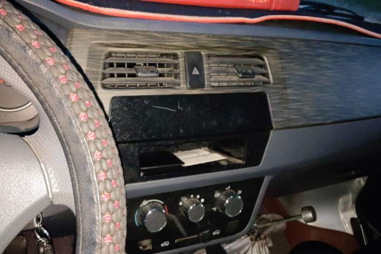 Used Jinbei Hiace X30 2020 1.5L Van Super-Enjoyment Model China VI Standard SWC15M Audio And AC Panel