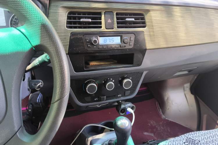 Used Jinbei Hiace X30 2020 1.5L Van Super-Enjoyment Model China VI Standard SWC15M Audio And AC Panel