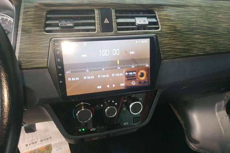 Used Jinbei Hiace X30 2020 1.5L Van Super-Enjoyment Model China VI Standard SWC15M Audio And AC Panel