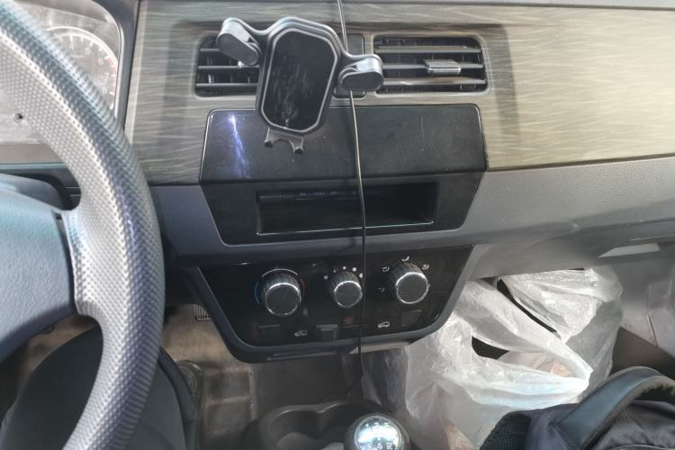 Used Jinbei Hiace X30 2020 1.5L Van Super-Enjoyment Model China VI Standard SWC15M Audio And AC Panel