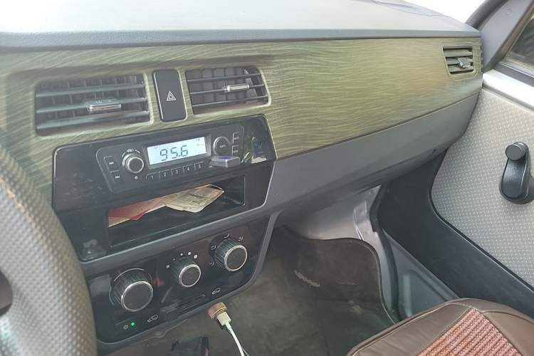 Used Jinbei Hiace X30 2020 1.5L Van Super-Enjoyment Model China VI Standard SWC15M Audio And AC Panel