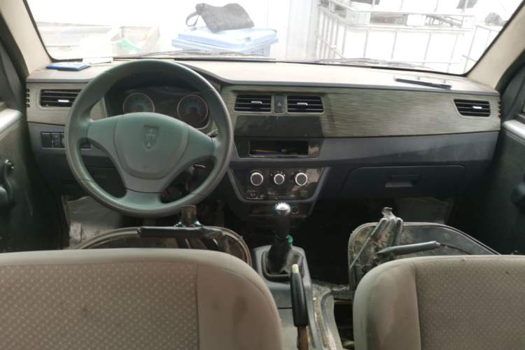 Used Jinbei Hiace X30 2020 1.5L Super-Comfortable Version China VI Standard SWC15M Center Console