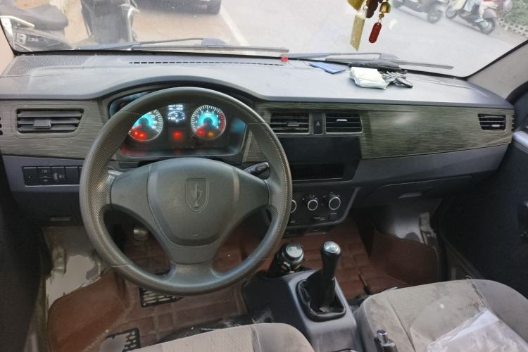Used Jinbei Hiace X30 2020 1.5L Super-Comfortable Version China VI Standard SWC15M Center Console