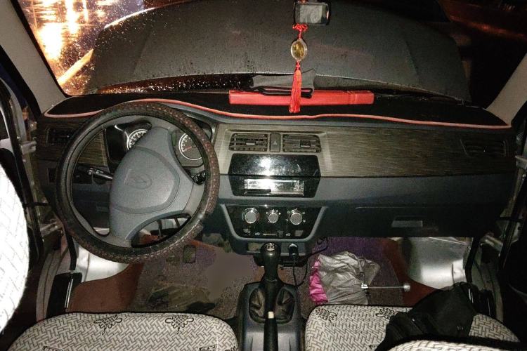 Used Jinbei Hiace X30 2020 1.5L Van Super-Enjoyment Model China VI Standard SWC15M Center Console
