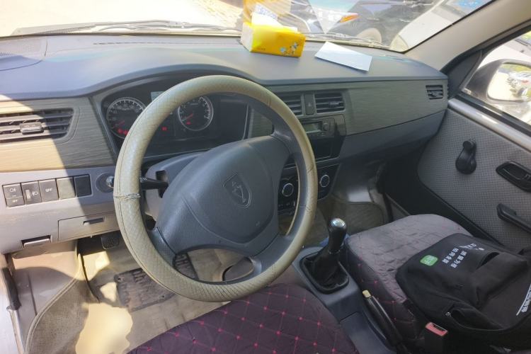Used Jinbei Hiace X30 2020 1.5L Van Super-Enjoyment Model China VI Standard SWC15M Center Console