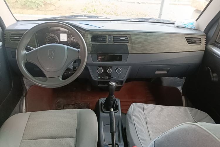 Used Jinbei Hiace X30 2020 1.5L Van Super-Enjoyment Model China VI Standard SWC15M Center Console