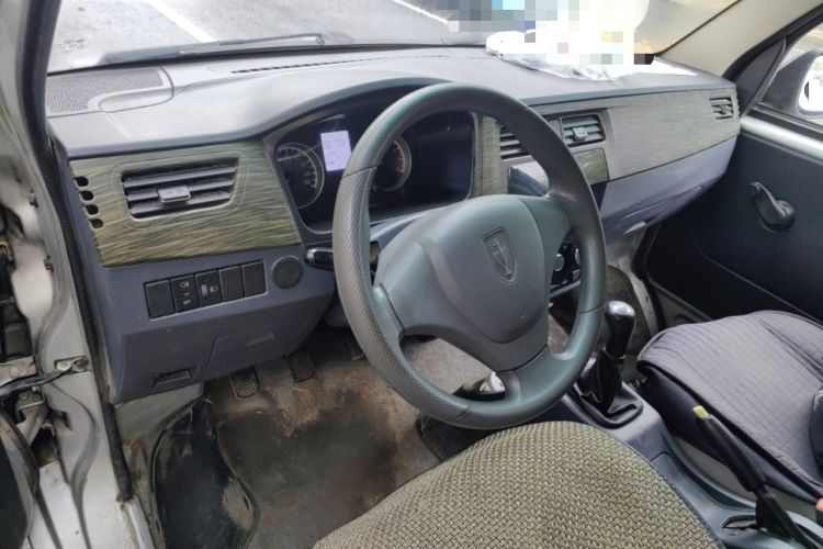 Used Jinbei Hiace X30 2020 1.5L Van Super-Enjoyment Model China VI Standard SWC15M Center Console