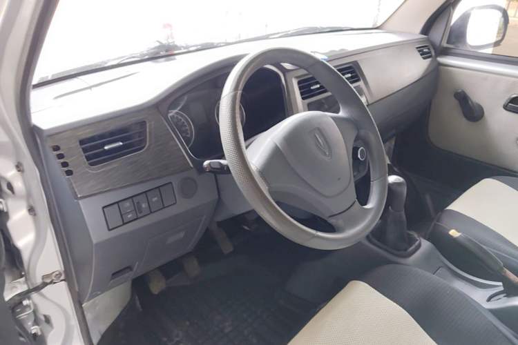 Used Jinbei Hiace X30 2020 1.5L Van Super-Enjoyment Model China VI Standard SWC15M Center Console