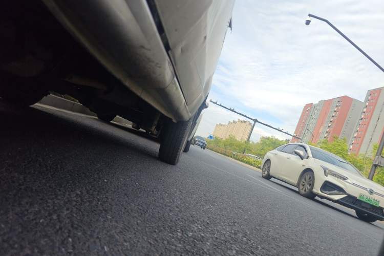Used Jinbei Hiace X30 2020 1.5L Super-Comfortable Version China VI Standard SWC15M Chassis Front Left