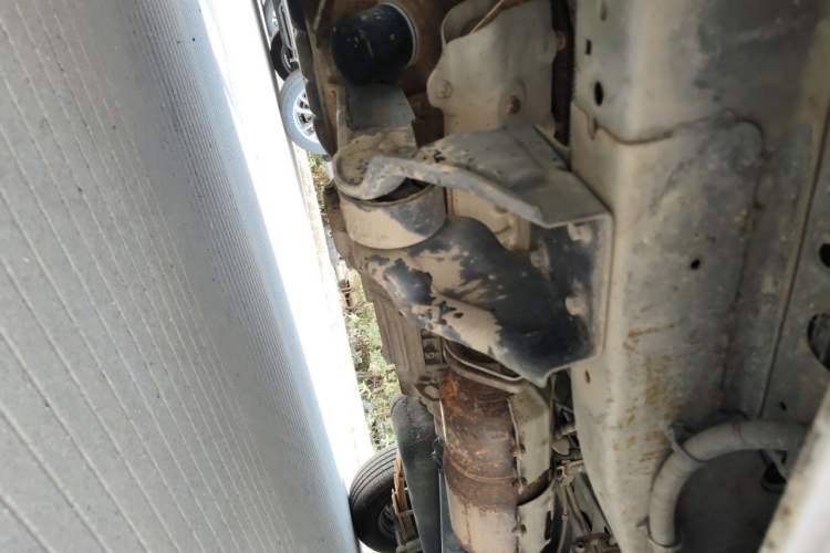 Used Jinbei Hiace X30  Chassis Front Left
