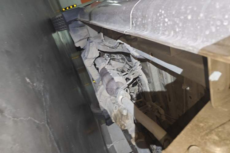 Used Jinbei Hiace X30 2020 1.5L Van Super-Enjoyment Model China VI Standard SWC15M Chassis Rear Left