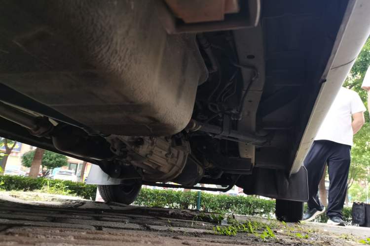 Used Jinbei Hiace X30 2020 1.5L Van Super-Enjoyment Model China VI Standard SWC15M Chassis Rear Right