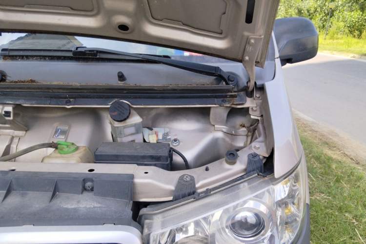 Used Jinbei Hiace X30  Engine Bay Left
