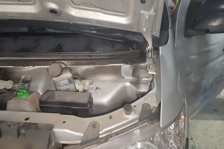 Used Jinbei Hiace X30 2020 1.5L Van Super-Enjoyment Model China VI Standard SWC15M Engine Bay Left