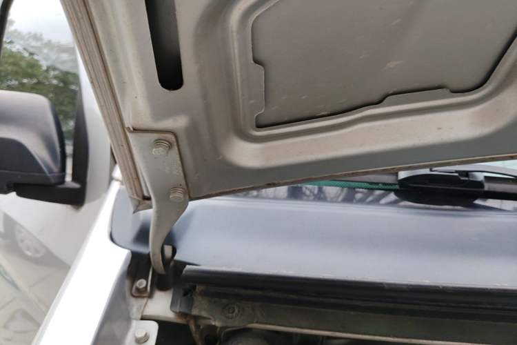 Used Jinbei Hiace X30 2020 1.5L Super-Comfortable Version China VI Standard SWC15M Engine Bay Right