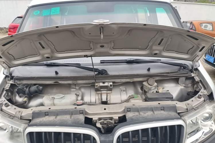 Used Jinbei Hiace X30 2020 1.5L Van Super-Enjoyment Model China VI Standard SWC15M Engine Bay