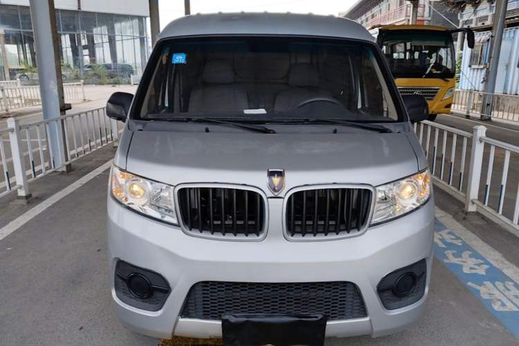 Used Jinbei Hiace X30 2020 1.5L Van Super-Enjoyment Model China VI Standard SWC15M Front
