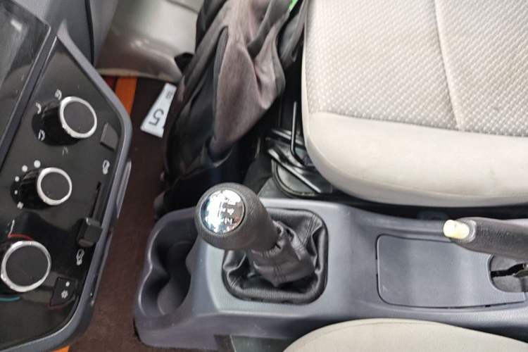 Used Jinbei Hiace X30 2020 1.5L Van Super-Enjoyment Model China VI Standard SWC15M Gear Lever