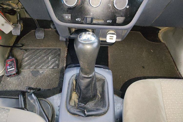 Used Jinbei Hiace X30 2020 1.5L Super-Comfortable Version China VI Standard SWC15M Gear Lever