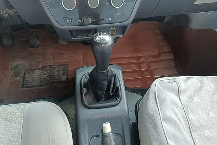 Used Jinbei Hiace X30 2020 1.5L Van Super-Enjoyment Model China VI Standard SWC15M Gear Lever