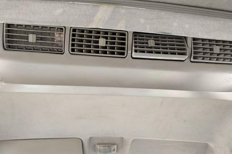 Used Jinbei Hiace X30 2020 1.5L Super-Comfortable Version China VI Standard SWC15M Headliner