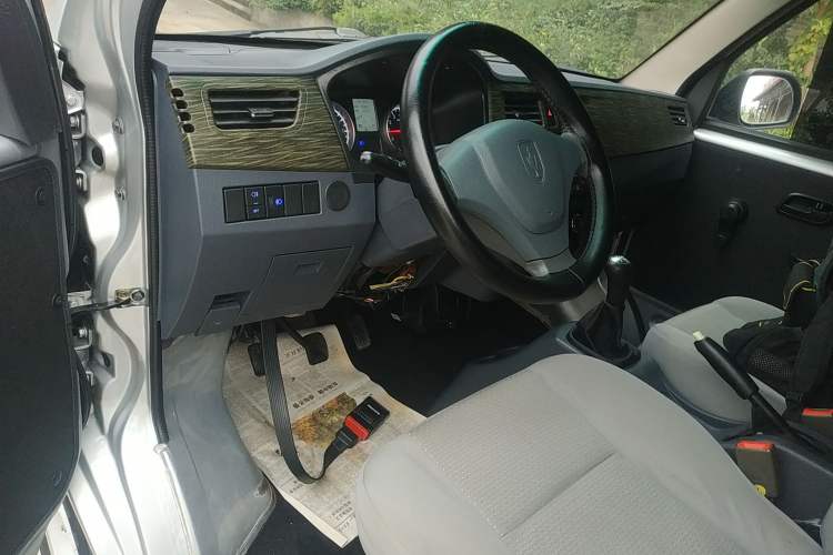 Used Jinbei Hiace X30 2020 1.5L Van Super-Enjoyment Model China VI Standard SWC15M Interior 2