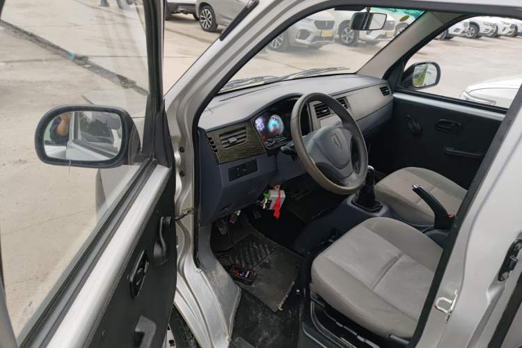 Used Jinbei Hiace X30 2020 1.5L Super-Comfortable Version China VI Standard SWC15M Interior 3