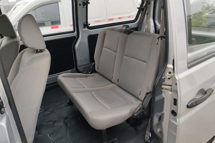 Used Jinbei Hiace X30 2020 1.5L Super-Comfortable Version China VI Standard SWC15M Interior 4