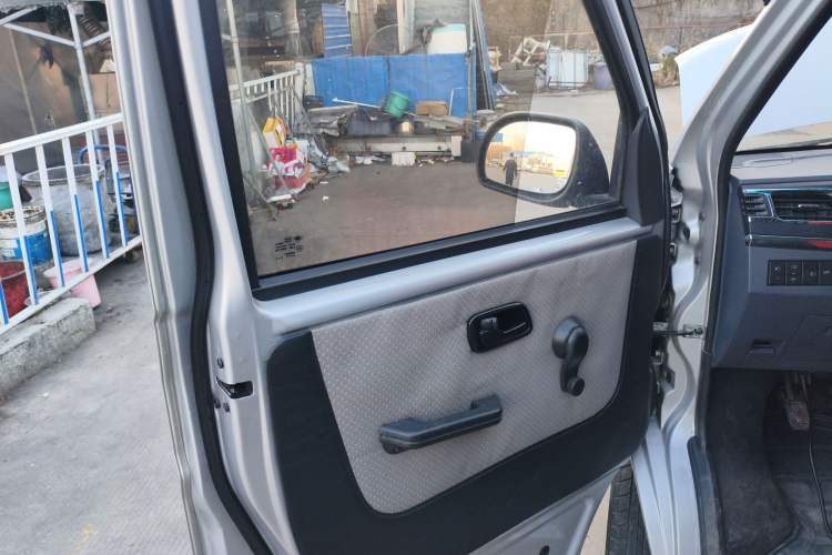 Used Jinbei Hiace X30 2020 1.5L Van Super-Enjoyment Model China VI Standard SWC15M Interior 4