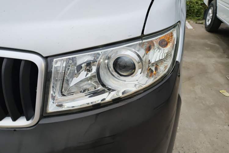 Used Jinbei Hiace X30 2020 1.5L Super-Comfortable Version China VI Standard SWC15M Left Front Headlight