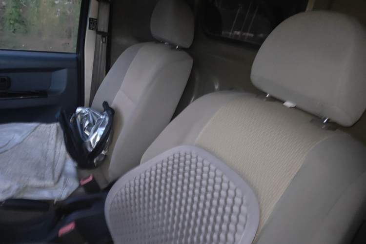 Used Jinbei Hiace X30 2020 1.5L Van Super-Enjoyment Model China VI Standard SWC15M Left Rear Seat