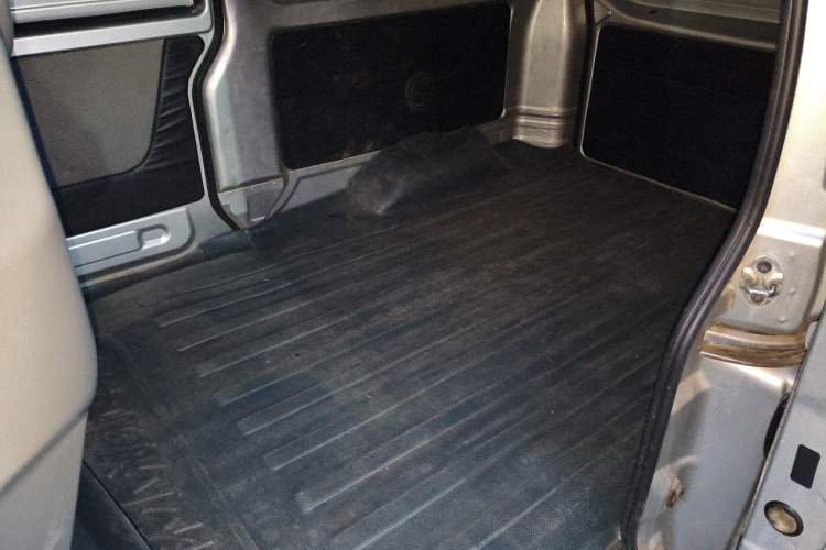 Used Jinbei Hiace X30 2020 1.5L Van Super-Enjoyment Model China VI Standard SWC15M Left Rear Seat