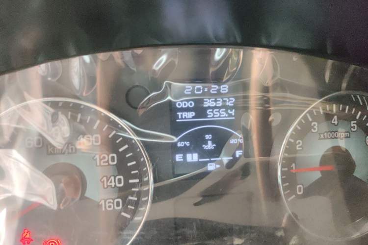 Used Jinbei Hiace X30  Odometer Close Up
