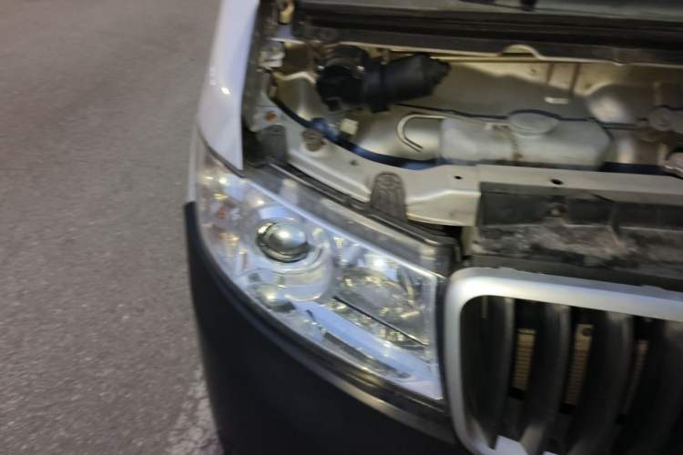 Used Jinbei Hiace X30 2020 1.5L Super-Comfortable Version China VI Standard SWC15M Right Front Headlight