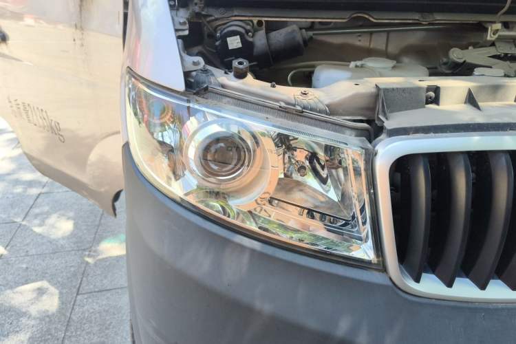 Used Jinbei Hiace X30 2020 1.5L Van Super-Enjoyment Model China VI Standard SWC15M Right Front Headlight