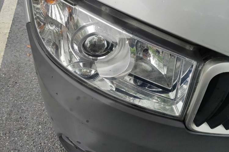 Used Jinbei Hiace X30 2020 1.5L Van Super-Enjoyment Model China VI Standard SWC15M Right Front Headlight