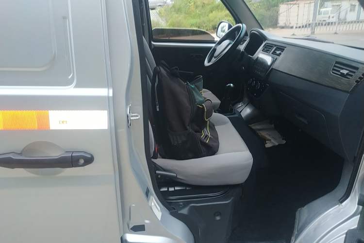 Used Jinbei Hiace X30 2020 1.5L Van Super-Enjoyment Model China VI Standard SWC15M Right Front Seat