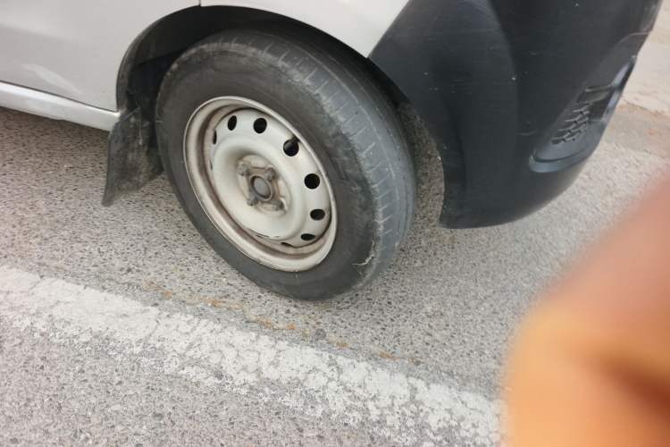 Used Jinbei Hiace X30 2020 1.5L Super-Comfortable Version China VI Standard SWC15M Right Front Wheel Hub