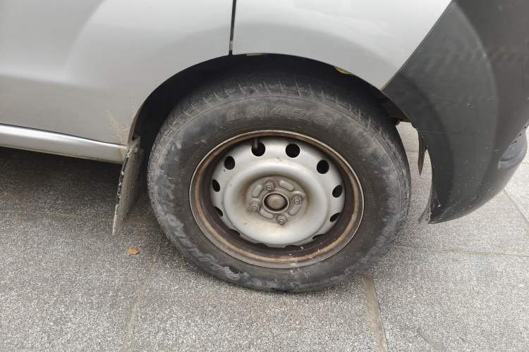 Used Jinbei Hiace X30 2020 1.5L Super-Comfortable Version China VI Standard SWC15M Right Front Wheel Hub