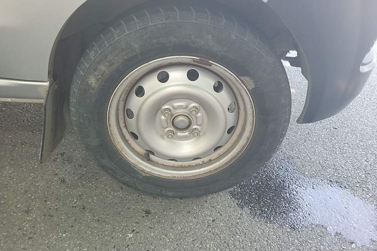 Used Jinbei Hiace X30 2020 1.5L Van Super-Enjoyment Model China VI Standard SWC15M Right Front Wheel Hub