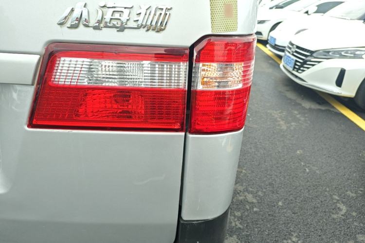 Used Jinbei Hiace X30 2020 1.5L Van Super-Enjoyment Model China VI Standard SWC15M Right Rear Taillight