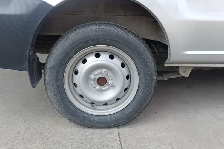 Used Jinbei Hiace X30 2020 1.5L Van Super-Enjoyment Model China VI Standard SWC15M Right Rear Wheel Hub