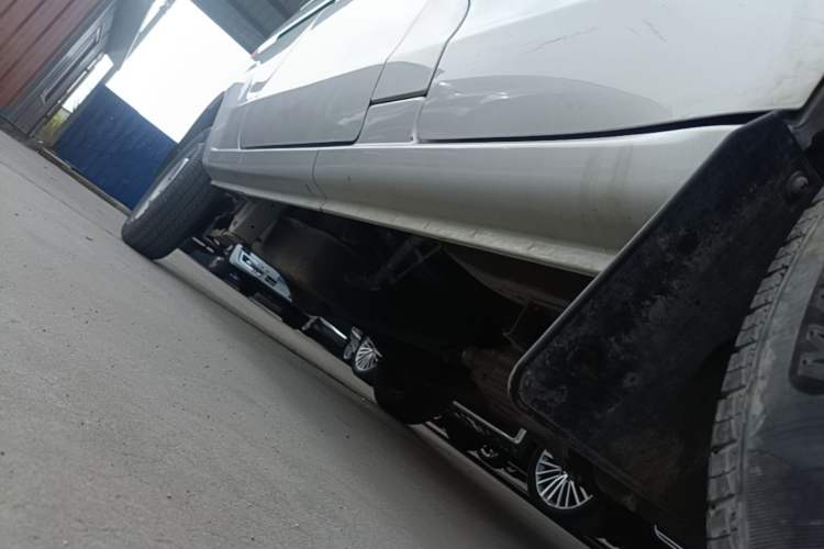 Used Jinbei Hiace X30 2020 1.5L Van Super-Enjoyment Model China VI Standard SWC15M Right Side Sill