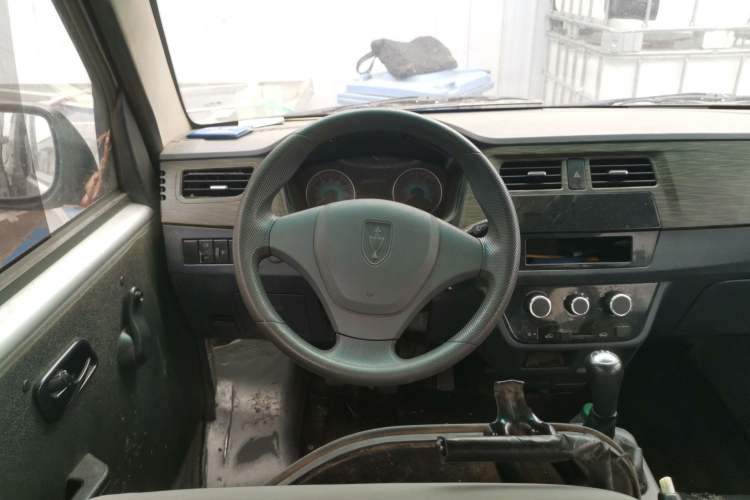Used Jinbei Hiace X30 2020 1.5L Super-Comfortable Version China VI Standard SWC15M Steering Wheel