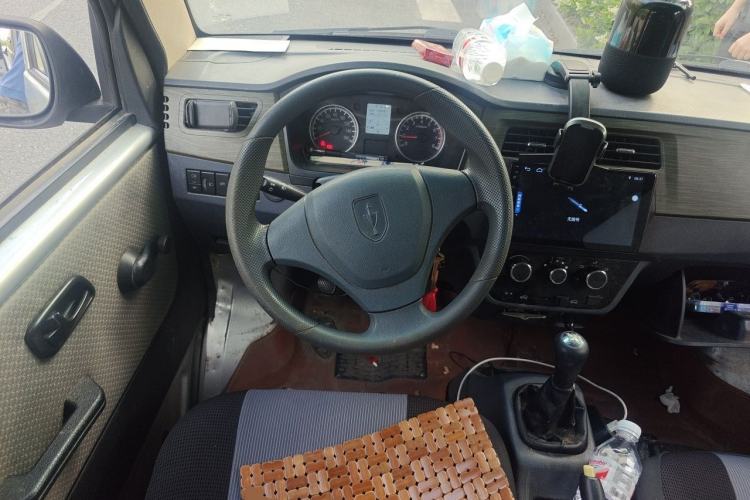 Used Jinbei Hiace X30 2020 1.5L Super-Comfortable Version China VI Standard SWC15M Steering Wheel