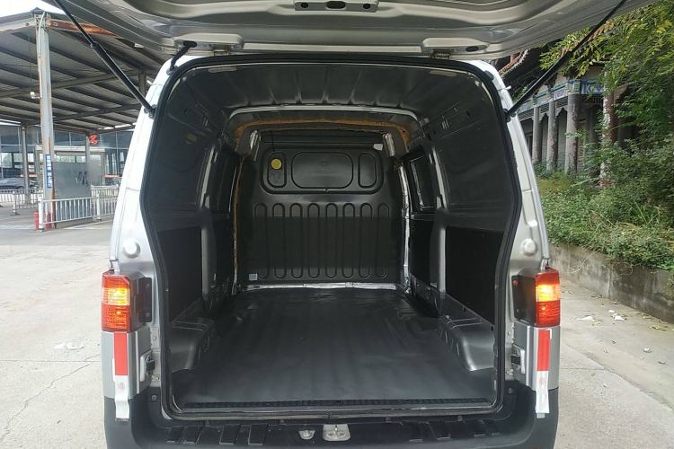 Used Jinbei Hiace X30 2020 1.5L Van Super-Enjoyment Model China VI Standard SWC15M Trunk